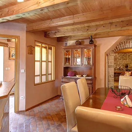 2 Bedroom Lovely In