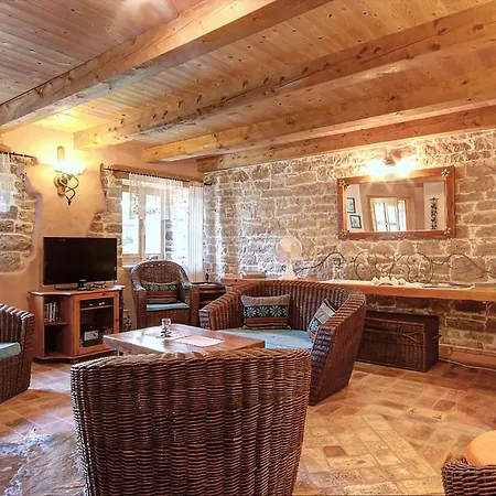 2 Bedroom Lovely In Tatil Evi
