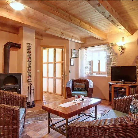 Dom wakacyjny 2 Bedroom Lovely In *